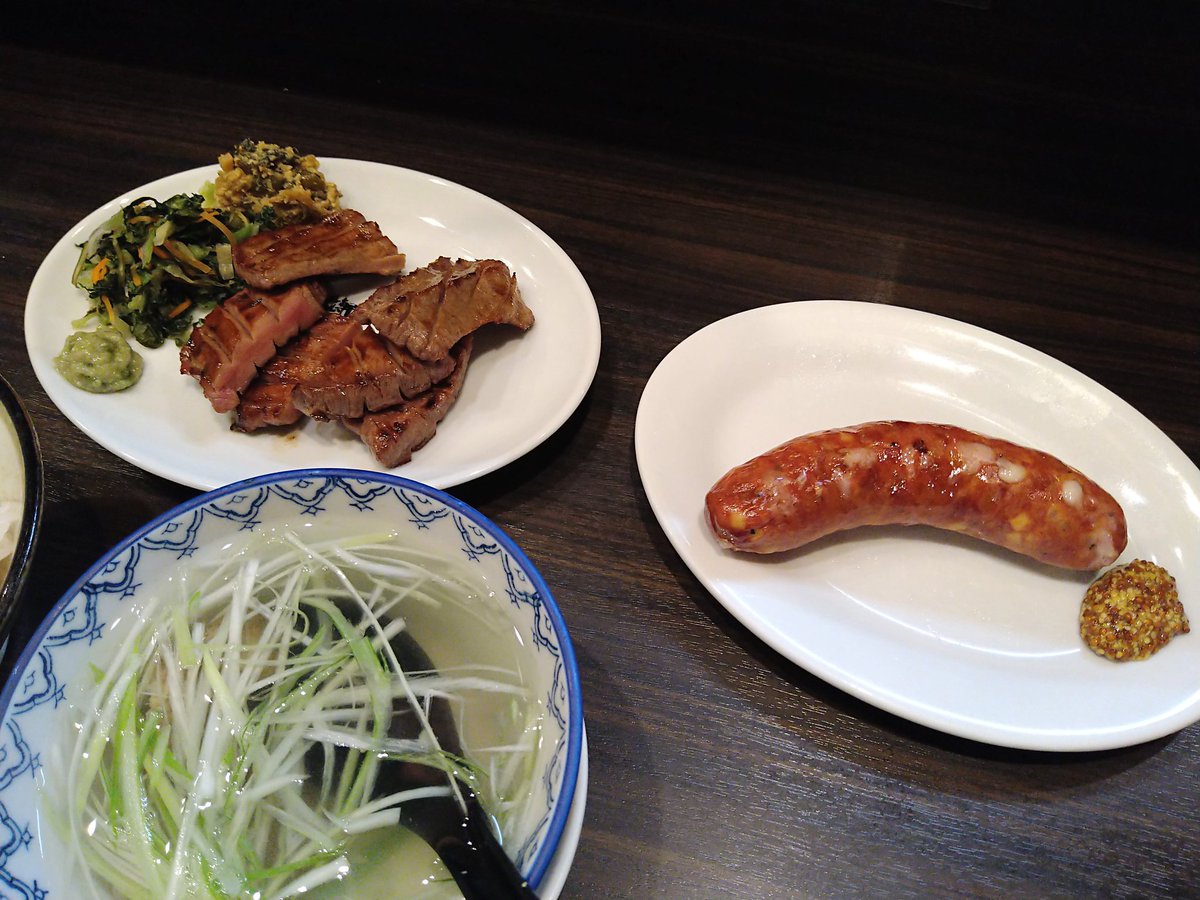 仙台の夕飯は司で。
個人的に仙台牛タンはここがベスト。
今日も完璧な美味でした❗️
ごちそうさまでした、また来ます。
#仙台
#どこかにビューーン