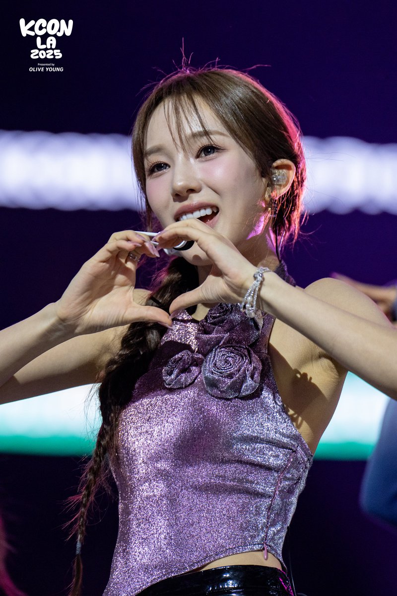 kconusa's tweet photo. [#KCONLA2025] PHOTO DUMP 🚛📷🎞️

𝐌 𝐂𝐎𝐔𝐍𝐓𝐃𝐎𝐖𝐍 𝐒𝐓𝐀𝐆𝐄 💙 DAY 2

#izna
@izna_offcl

-
KCON LA 2025
AUG 1-3
https://t.co/Tc1cN9yUhb Arena, LA Convention Center

Let's #KCON https://t.co/glP5SdkQ61