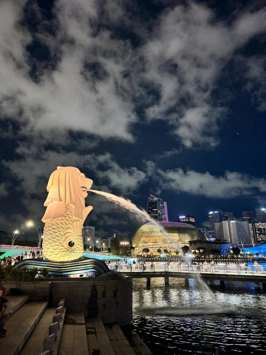 今夜は雨が降っていないので、外に出てランニングをして体を鍛えます。