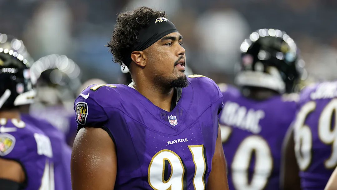 No surprise to Griff Nation👀📖
"𝕽𝖆𝖛𝖊𝖓𝖘' 𝖗𝖎𝖘𝖎𝖓𝖌 𝖙𝖗𝖊𝖓𝖈𝖍 𝖙𝖆𝖑𝖊𝖓𝖙..."
<a href="/CJRav/">CJ</a> has made a name for himself in his second preseason with the <a href="/Ravens/">Baltimore Ravens</a>! They wrap up preseason today against the <a href="/Commanders/">Washington Commanders</a>.

🔗ebonybird.com/baltimore-rave…

#ProGriffs | #A10Mentality