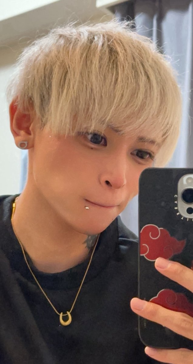 金髪にしてから怖そうって言われること増えたけど
ちゃんとかわいぶることも出来ます🥺🥺