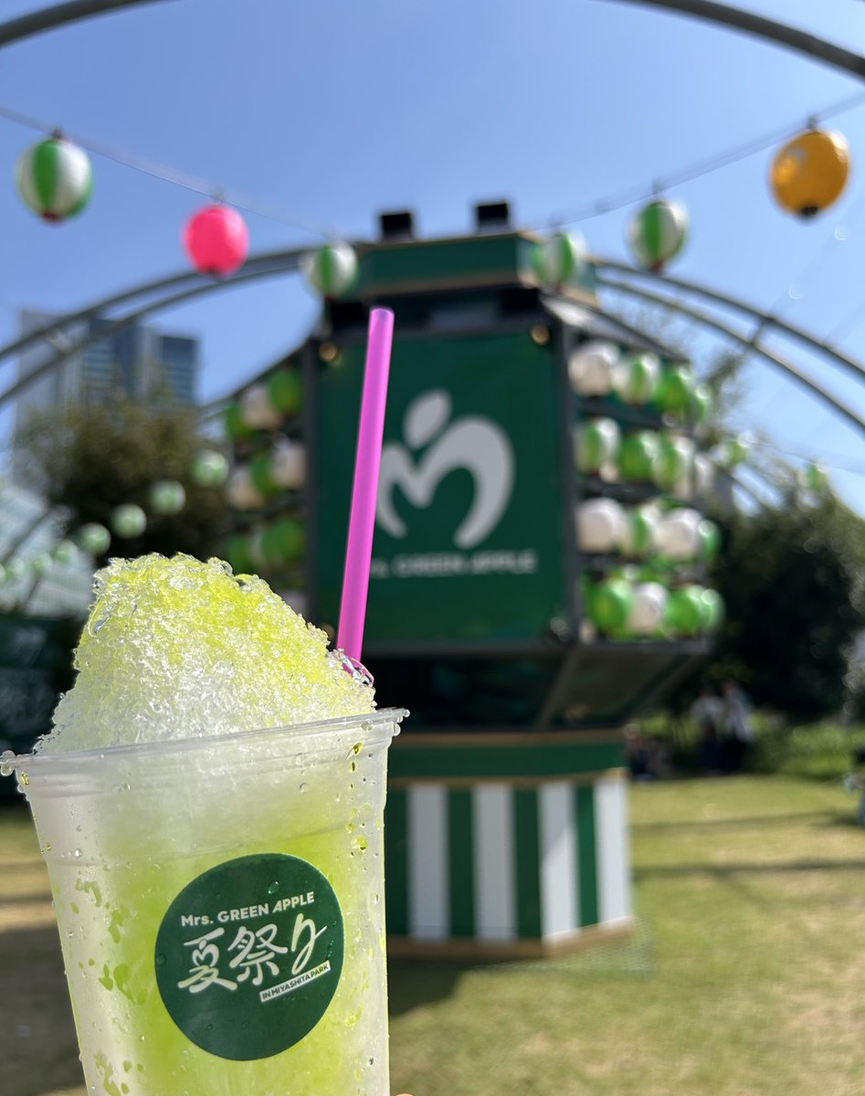azu_aji's tweet image. 今日はスンスン伊勢丹ポップアップからのミセス夏祭り🏮、sourcesのヴェラシスマリーナでの演奏と浦賀花火大会と盛りだくさんで好きしかない1日だったなぁ☺️
気分良くぐっすり眠れそう(まだ帰り道)
#パペットスンスン
#MGA_夏祭り
#sources
#ソーシズ