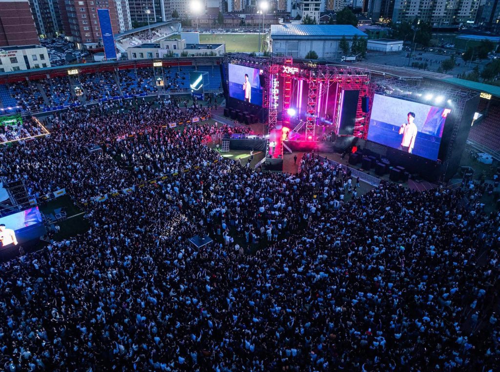 Тосонцэнгэлийн нэрс шиг гэнээ🤣