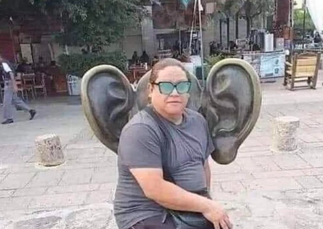 alguém começa a contar uma fofoca

eu: