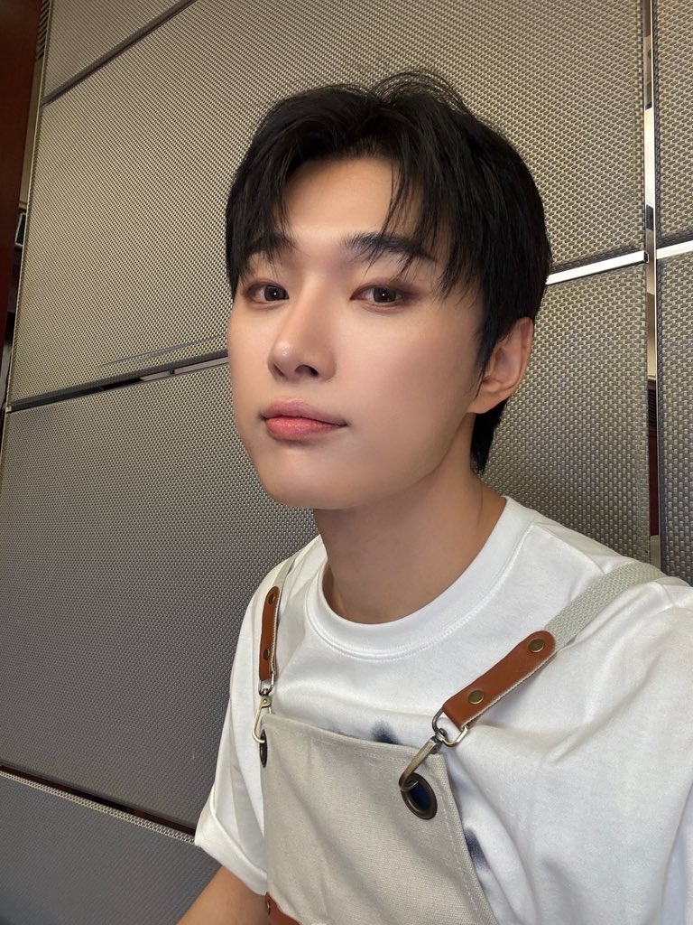 OmegaX_members's tweet photo. [#OX]

행복한 하루 시작

#OMEGA_X #오메가엑스
#재한 #JAEHAN https://t.co/P3sVYm6Vxv