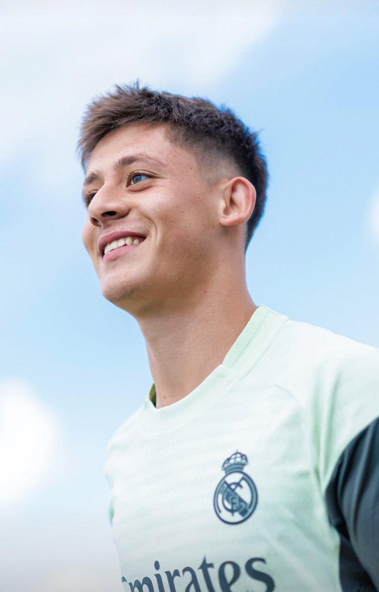 AdriRM33's tweet image. 🚨 SORTEO INTERNACIONAL 🚨

🤍 Si el Real Madrid gana mañana vamos a sortear esta camiseta de Arda Güler entre uno de los que den RT a este tweet y nos sigan a mí y @Ctinfo_17 🤍

*OPCIONAL* 
Mencionar a un amigo (doble participación