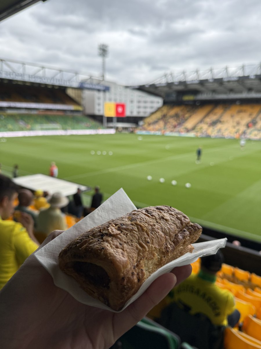 I work every day just to eat this🟡🟢