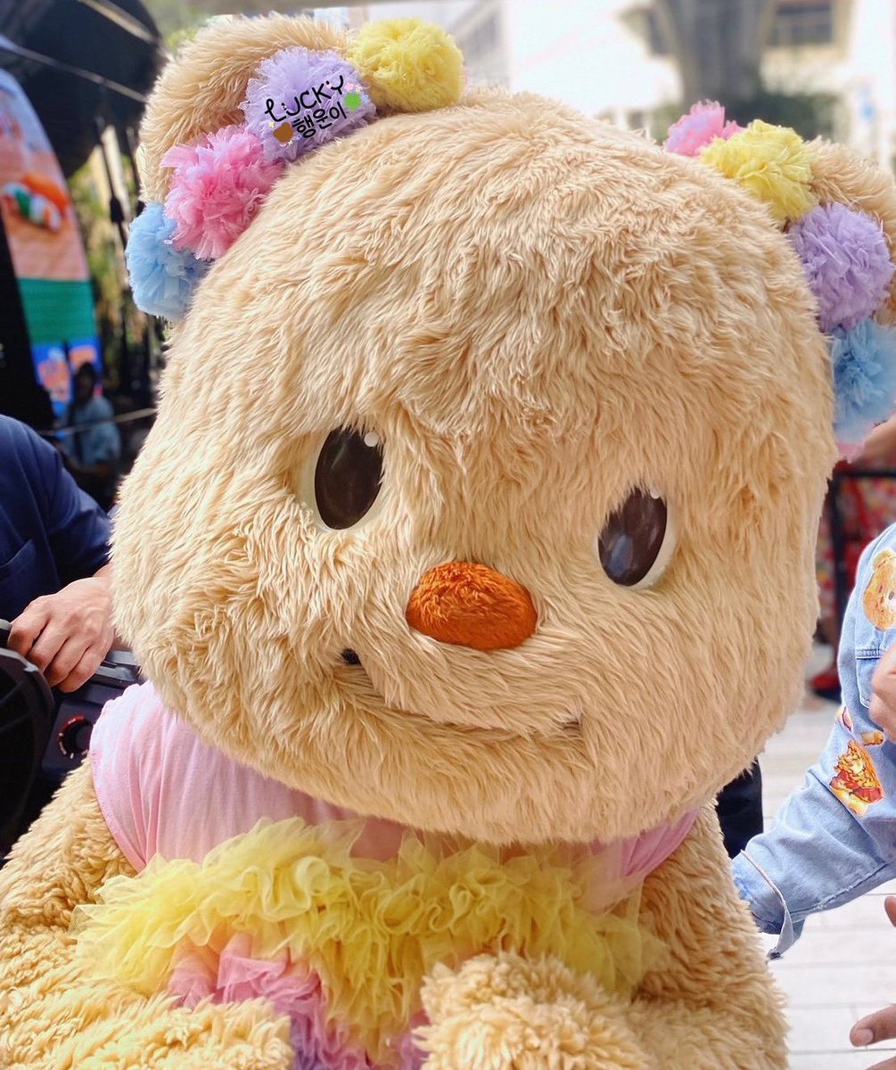 [🧸]

จบวันด้วยรูปสบตาปิ๊ง ๆ กับไอดอลสาวฉามขวบ ขอให้ความสุขในวันนี้ของมัม แด๊ด เติมเต็มหัวใจจนกว่าจะพบกันอีกครั้งนะคะ🧸🫶🏻🧈💛✨💖

#Butterbear
#ด้อมน้องเนย
#ButterbearFans