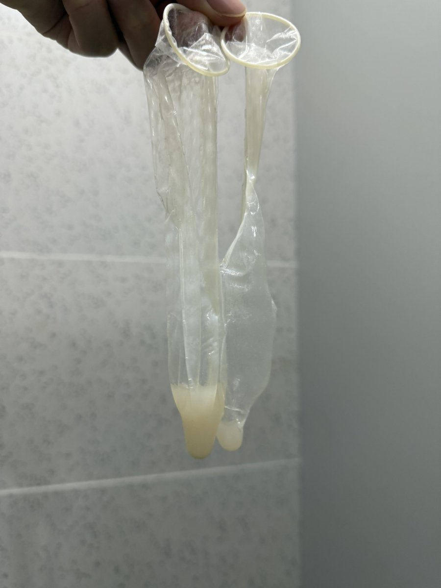 今日发现，一个房间里的，然后两个套好像都戴到了底，这得多长啊，羡慕