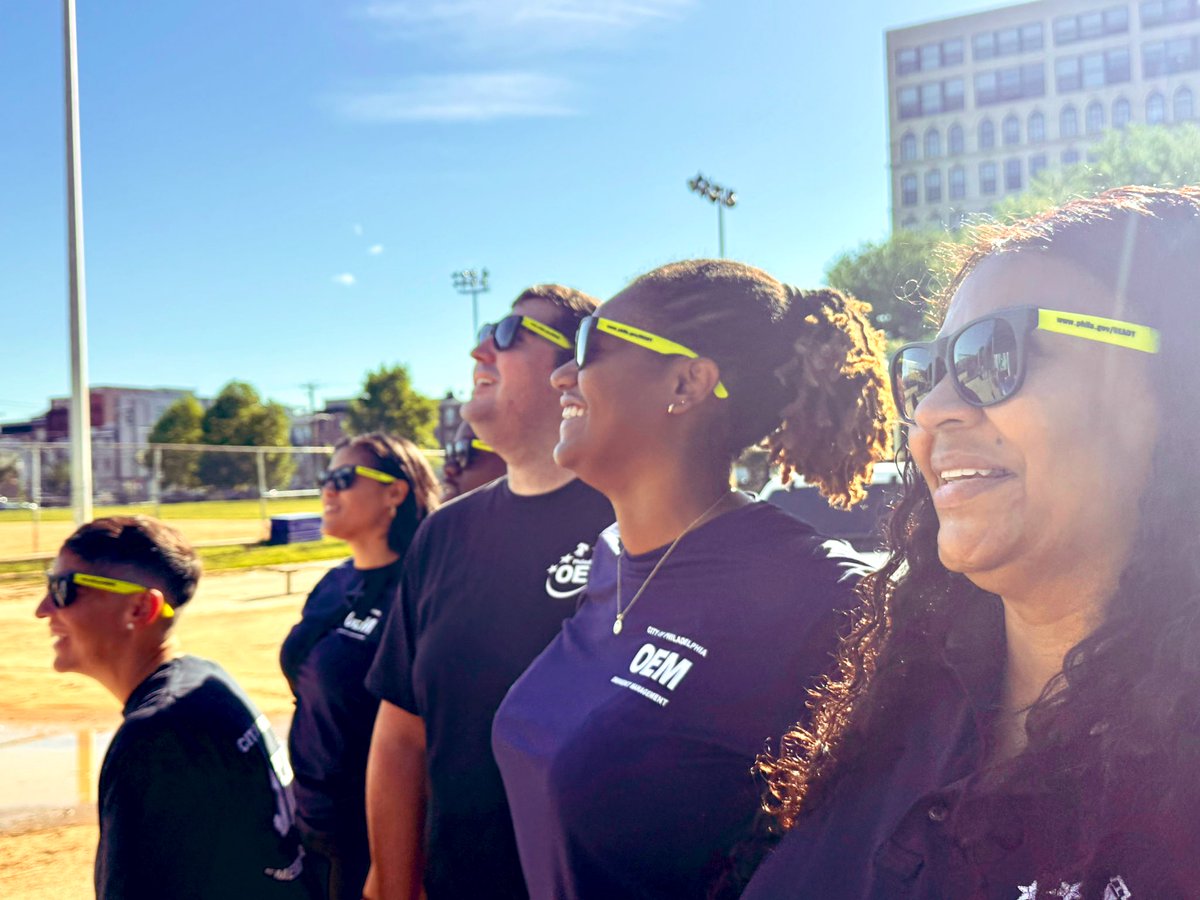 PhilaOEM's tweet image. It’s a beautiful day for Philly’s neighborhoods 🎶 Come join our staff and partners for fun in the sun and grab some shades to stay cool😎 Today’s Community Safety Fair features free resources, food, fun, and music. 10a-2p at Cruz Rec Center. Learn more: phila.gov/ready