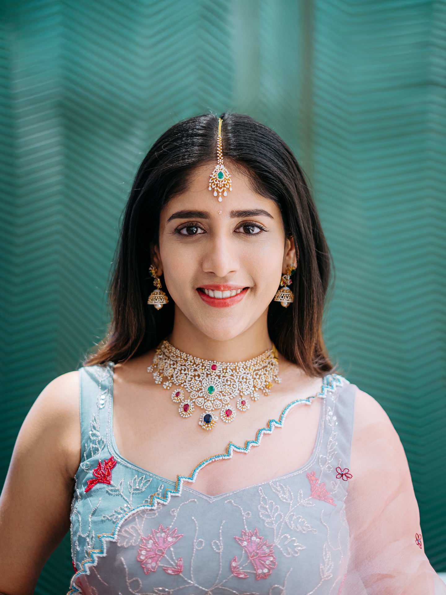 GzCiSnNaIAAAI9E?format=jpg&name=large