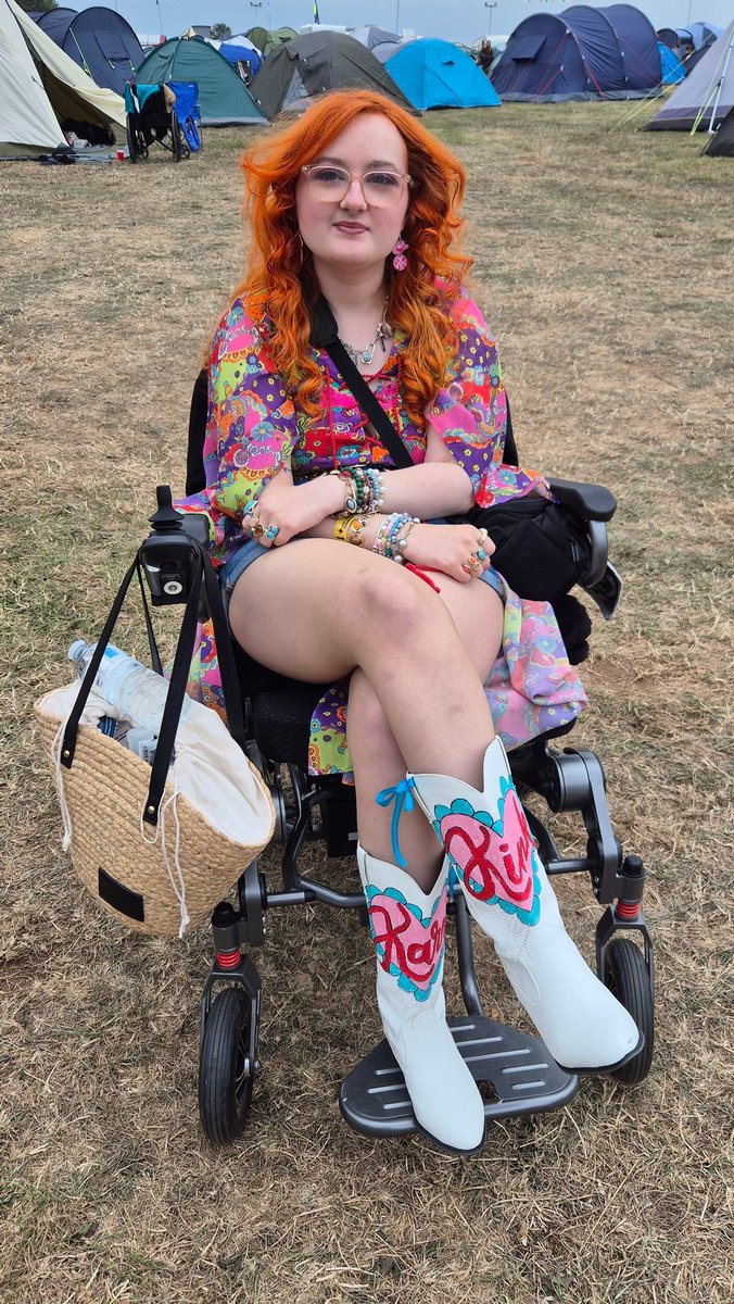 AlwaysAnAngel72's tweet photo. We made it. #RandLFestival #LeedsFest https://t.co/V5TuUuqdPG