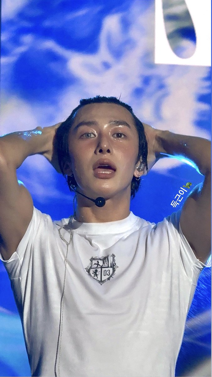 covm_mbb's tweet image. 채형원 얼굴 하나로 모든 스트레스를 잊다