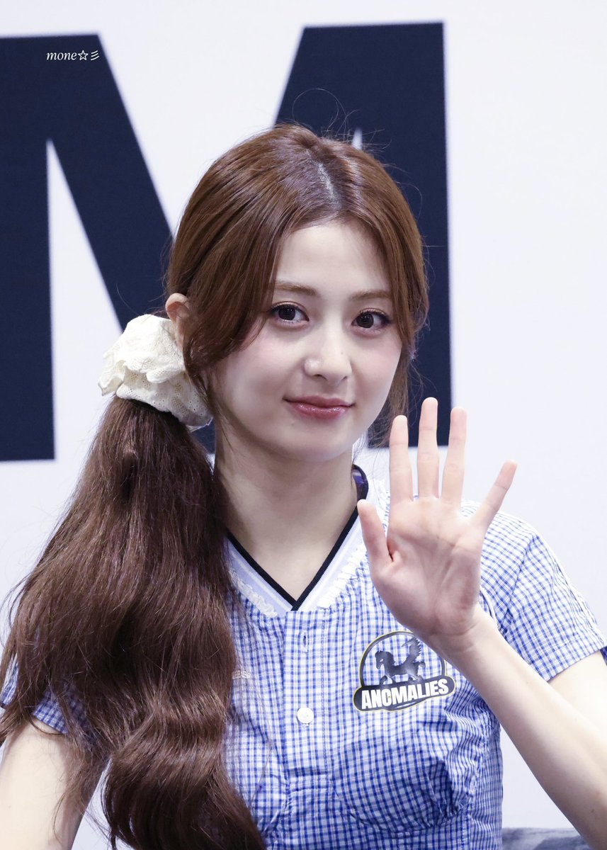 250823 DIFFERENT 全員サイン会 大阪

아궁빵~!!🐶✧︎*。

#허윤진 #HUHYUNJIN #YUNJIN #윤진 #ユンジン #르세라핌 #LE_SSERAFIM