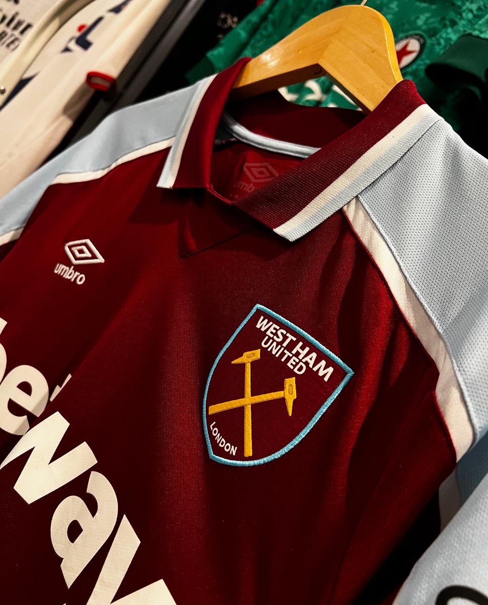 Bismillah,,
Update Jersey Original!✌️
#Jersey4Sale <a href="/Jerseyforum/">The OG Indonesian Blokecore</a> 
—
• Westham United FC 🏴󠁧󠁢󠁥󠁮󠁧󠁿 | Home 2021-2022 | M (71 x 52) Cm | Excellent Condition | IDR 895.000.-
—
linktr.ee/SurrameyKits_
Marketplace by Request ✅
📩 WA : 081286660270
-
Thankyou Happy Shopping! 👊