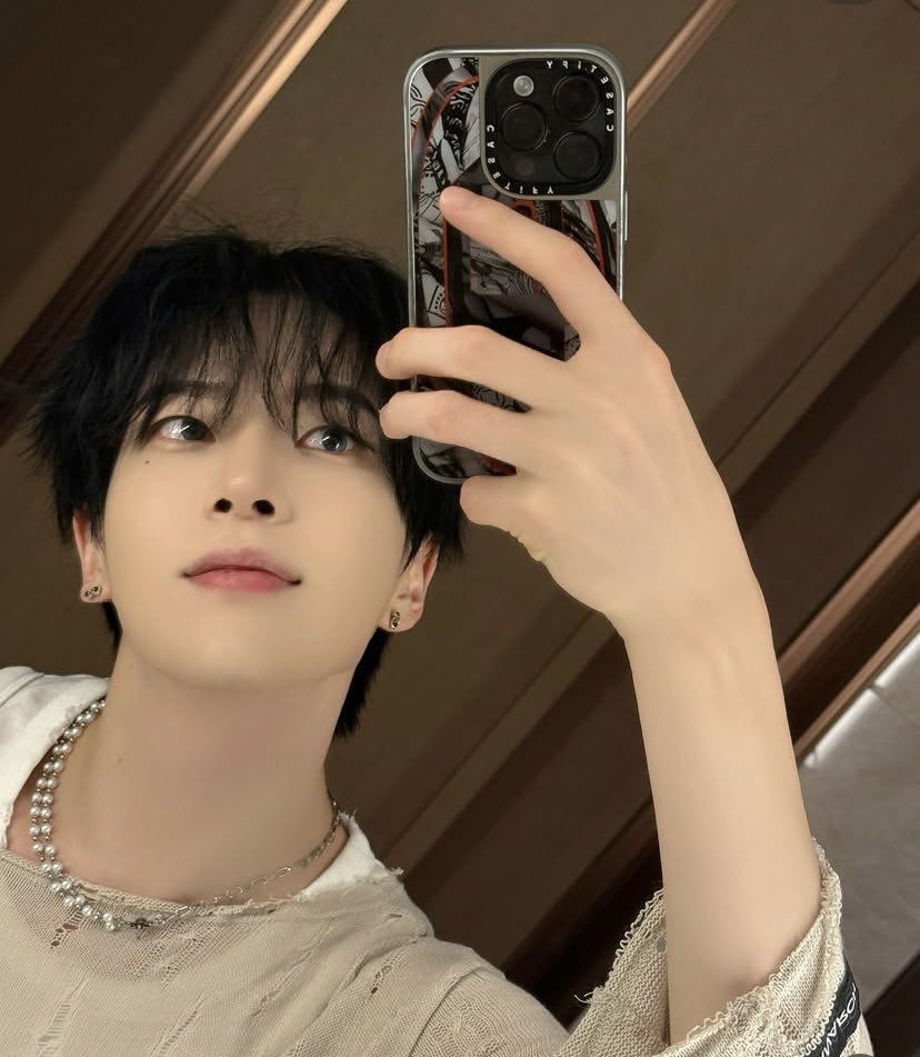 luminix_zzunjun's tweet image. Junhyuk IG Update! ིꨄ #junhyuk #polarix #fanmeet #changsha #zzunie #junjun #luminix #igupdate #junjunsecretadmirer #fyp