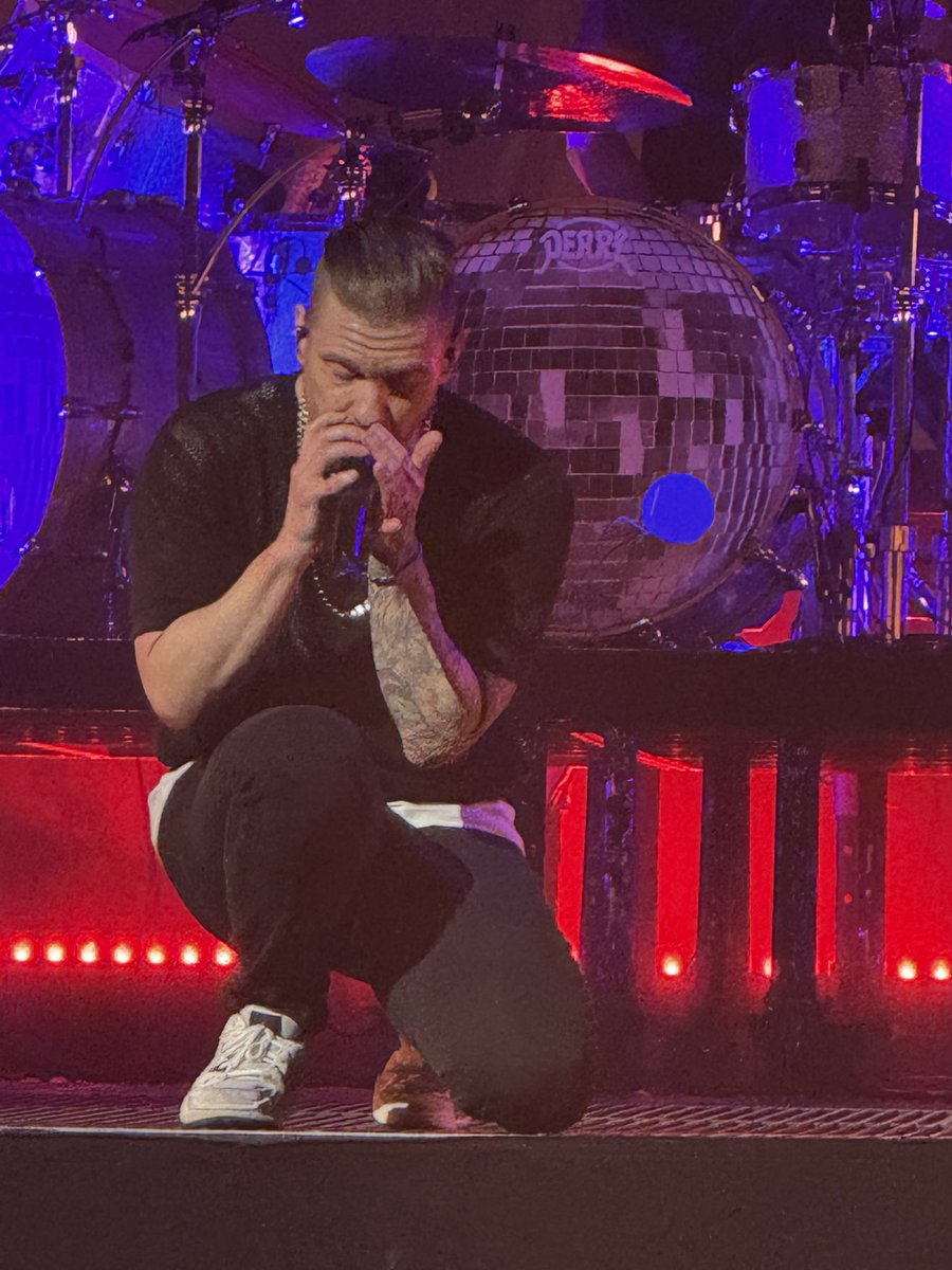 shewitt1978's tweet photo. Shinedown at Lenovo, Center
Raleigh, NC 8/21/2025
@Shinedown Loved the fire 🔥 https://t.co/khmiarkjD6