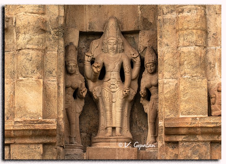 Two similar sculptures!

Mahavishnu and Brahma with their wives!

GangaikondaChozhapuram, TN