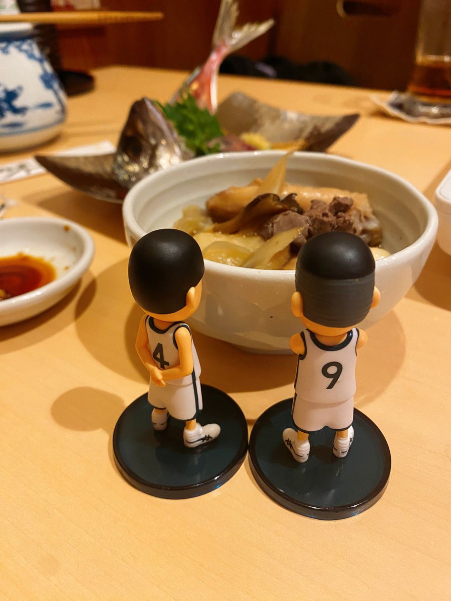 、さん(#Jrenshuuu)ときりたんぽ鍋を食べてきました
おたくの妄想を延々と喋るのとっても楽しかったです♡
どうしても彼等の出身地と誕生日が知りたい……

これは食べかけを眺めてる沢深