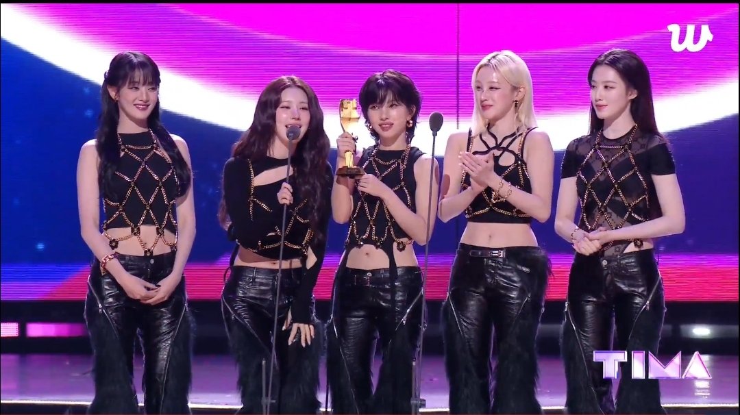 best international group of the year
congratulations girls~ 😊🏆