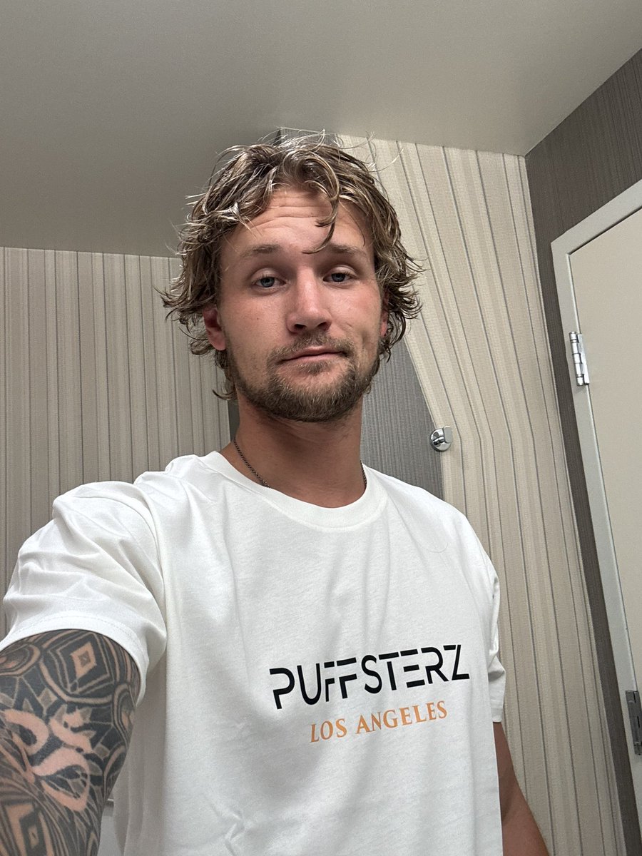 GM. Headed back to Cali todaze.
Wearing my <a href="/puffsterznfts/">Puffsterz💨</a> shirt.
Ready to drink clean water again.
Thanks for the merch <a href="/SiNftGod/">🜲 SIN #PGMI 🜲</a>.