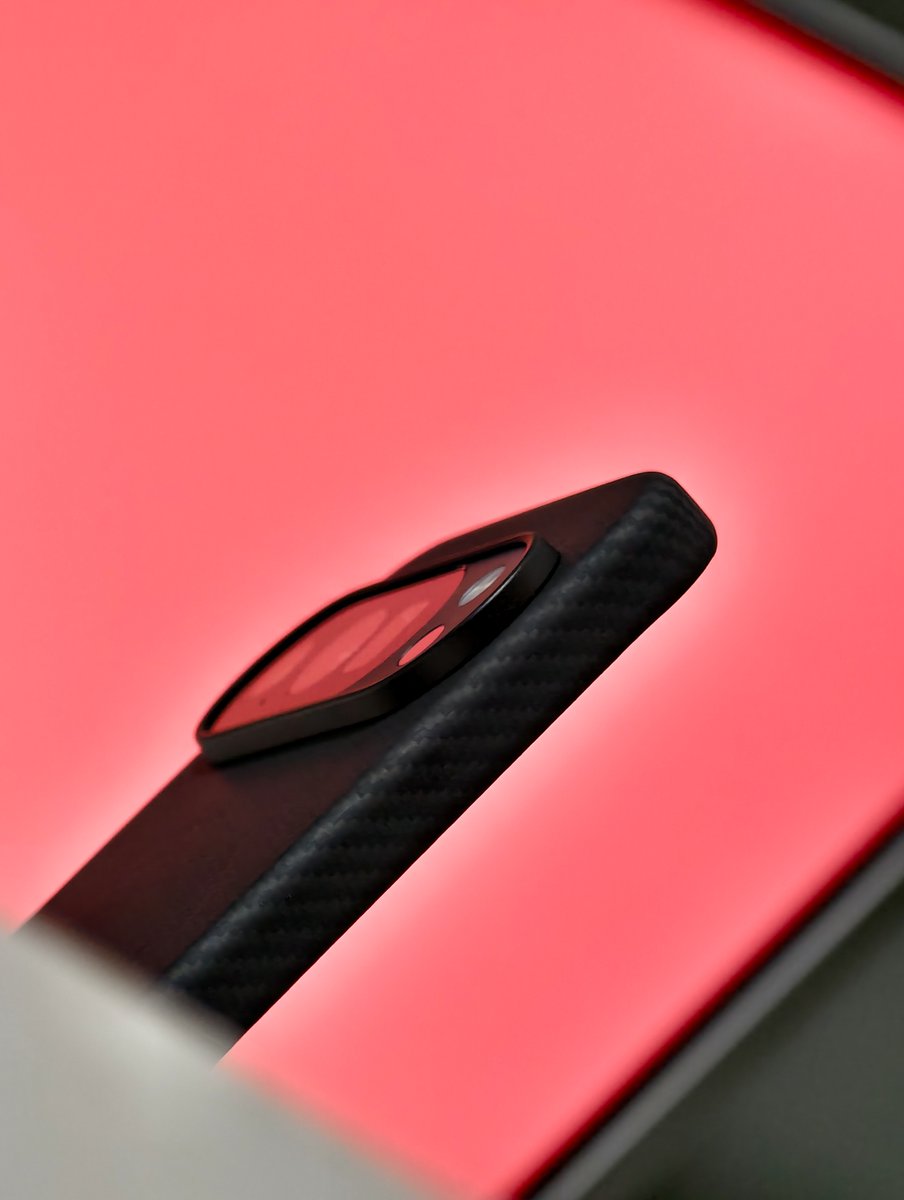 Was waiting for the Pixel(s) to arrive.
Started using the Pitaka case with the Pixel 10 Pro🤩