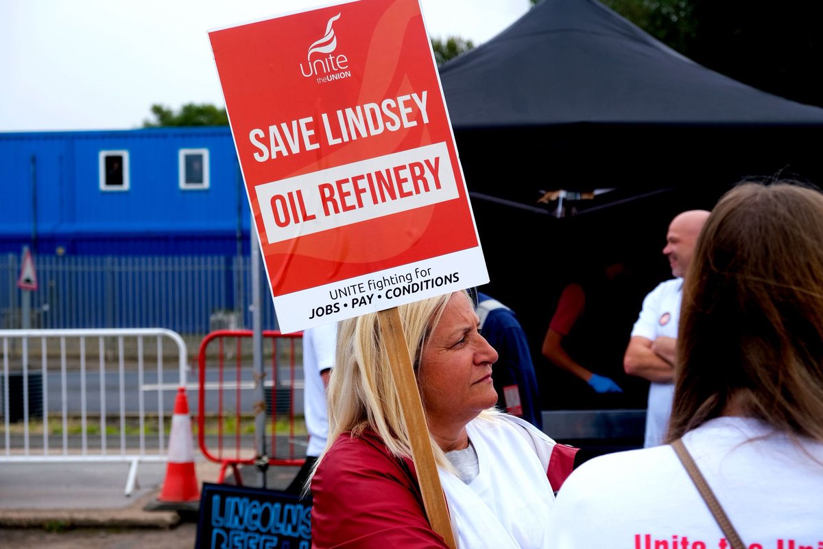 UniteSharon's tweet photo. The Lindsey refinery is vital national infrastructure; it provides 10 per cent of the UKโs fuel supply and is crucial to the regional economy. Its future must be secured. #SaveLOR https://t.co/LoO1u09kec