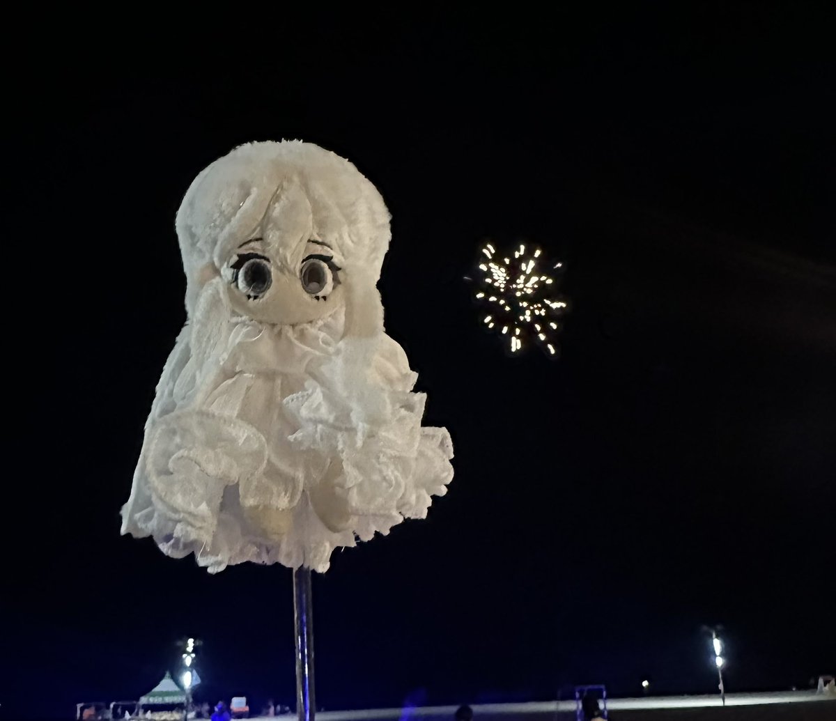 삐융~~~~~~~~~………
                                                펑