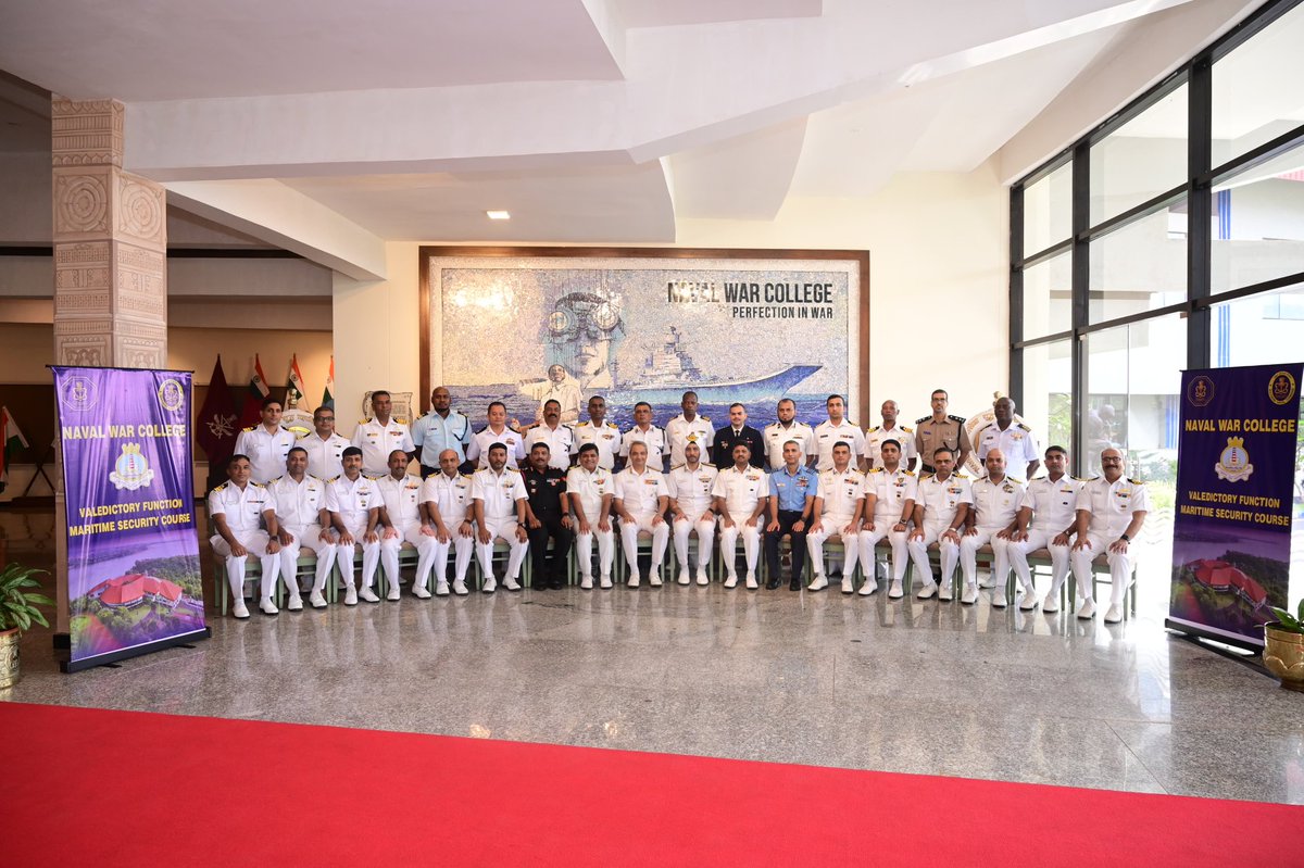 InNwc's tweet image. The 8-week Maritime Security Course (MSC 09) concluded with Valedictory Function at @InNwc. Officers from eight nations came together, forging bonds of cooperation & strengthening collaboration in #MaritimeSecurity & #GeoStrategy.
#MAHASAGAR #SecureSeas