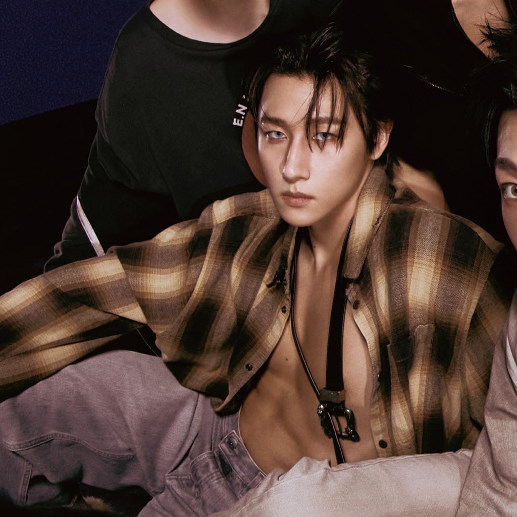 아진짜….네얼굴(p)
100점만점에 960126점
컨셉 다 씹어드셧다 이번에도 역시 🫰🏻🫰🏻😍 
아어더쾌진짜너무싸납게생겻어……