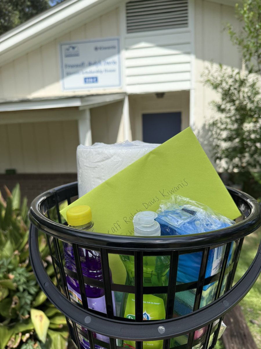 . <a href="/Kiwanis/">Kiwanis</a> had the opportunity to drop off Welcome Back baskets to the amazing students at the Southern Scholarship Foundation <a href="/FAMU_1887/">Florida A&M University</a> Knight House and @FSU Frueauff House! Excited to show support and wish them the best for a successful school year ahead #KidsNeedKiwanis