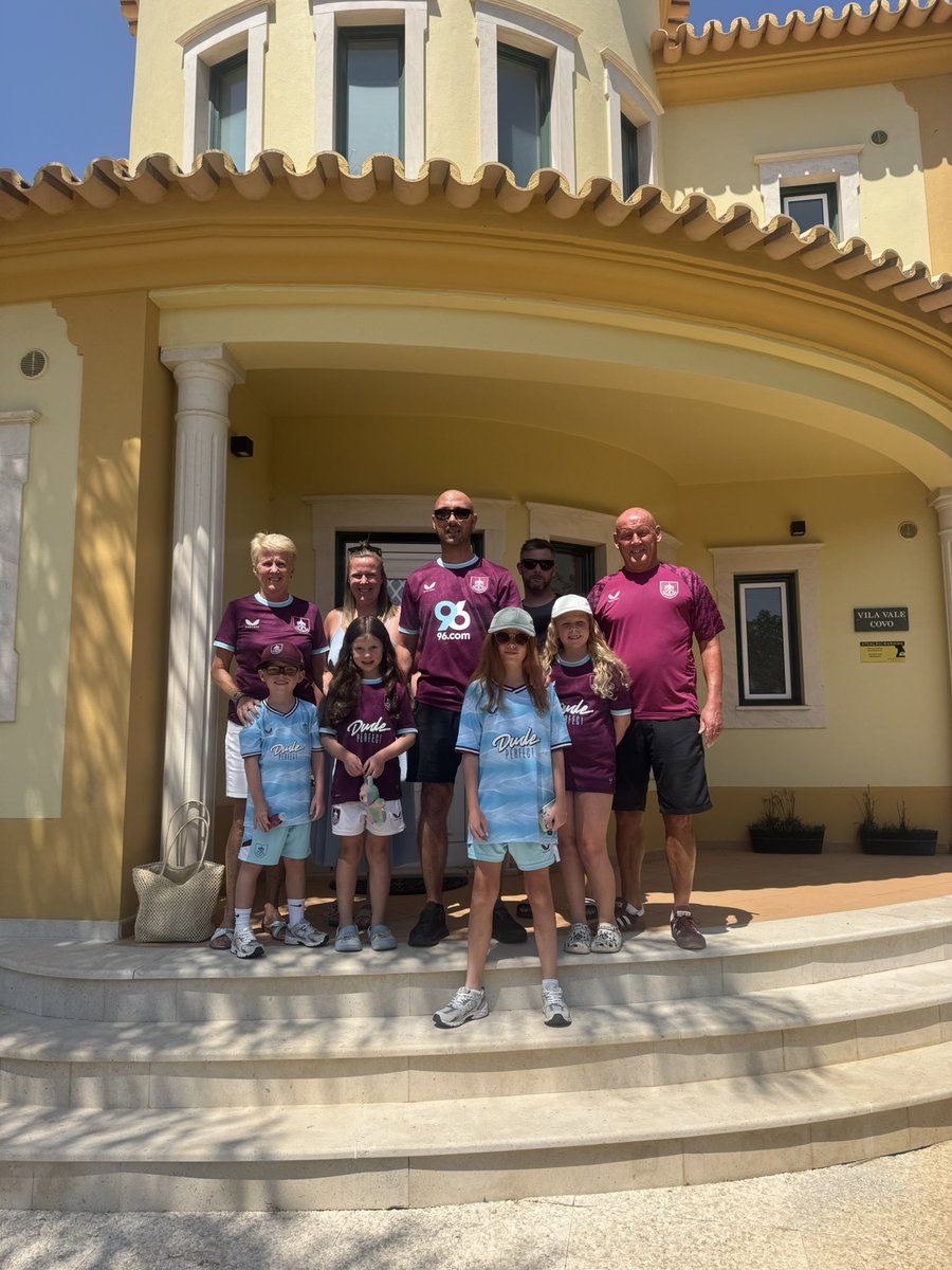 Crawford85's tweet photo. Supporting the Clarets from Vilamoura ⚽️💜💙@BurnleyOfficial @JJWatt @AlanPaceBFC https://t.co/Zqisrgm3pF
