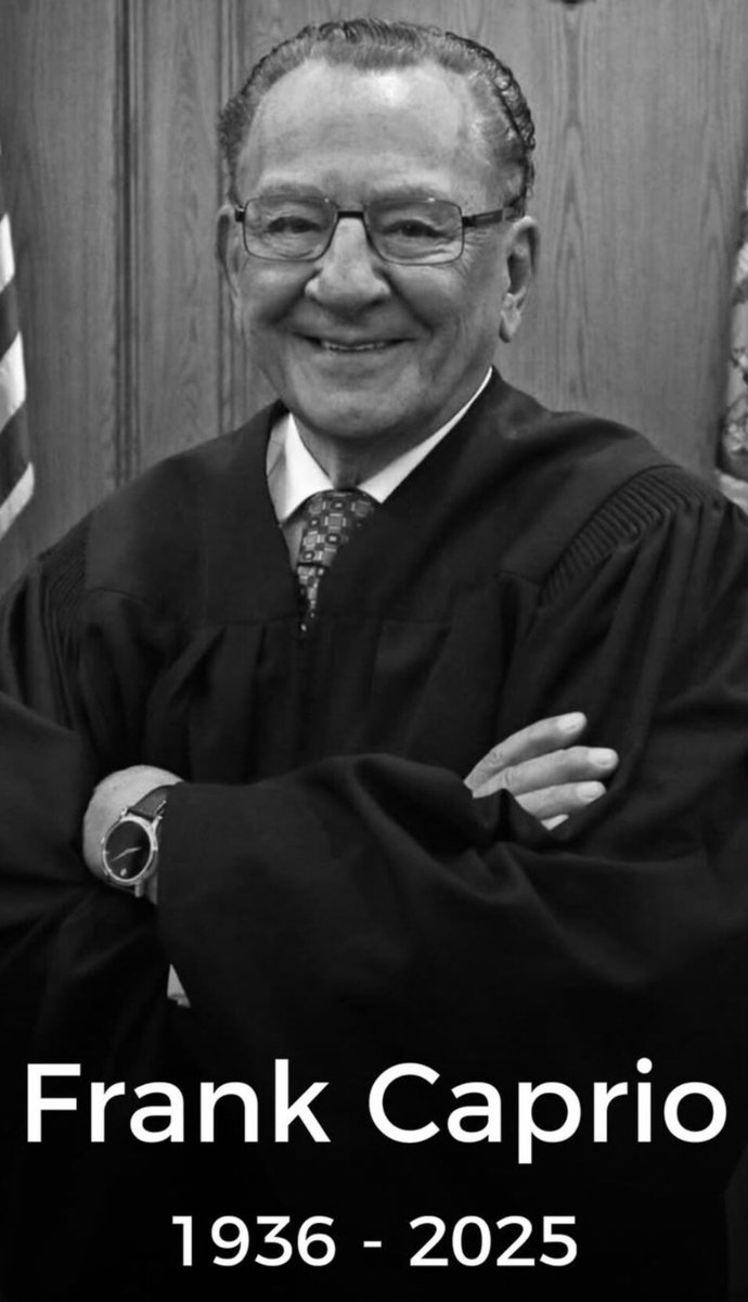 Frank Carpio vefat etmiş. 

Carpio’nun kalplere dokunan sözleri artık ebediyetin diliyle konuşuyor. 
Ölüm yoktur, dönüş vardır.
Ruhun şâd mekanın cennet olsun 🍀