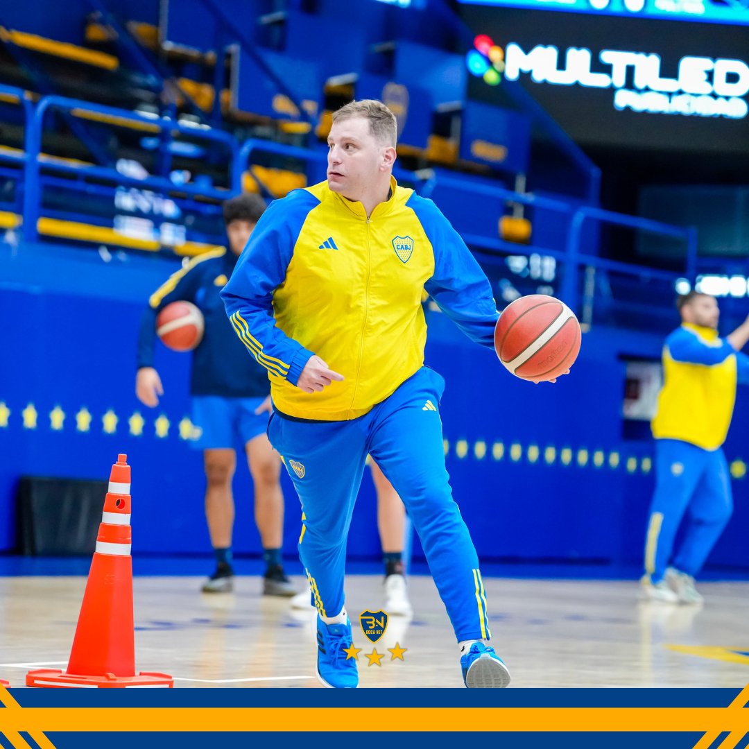 bocanet12's tweet photo. 𝐄𝐋 𝐂𝐄𝐑𝐄𝐁𝐑𝐎 𝐃𝐄 𝐄𝐒𝐓𝐄 𝐄𝐐𝐔𝐈𝐏𝐎 🧠📋🏀

Gonzalo “Polaco” Pérez @gperez44, el DT que condujo a Boca nuevamente a la gloria, renueva su compromiso para la temporada 25/26.

#VamosBoca 💙💛💙 https://t.co/M1BwlpewAI
