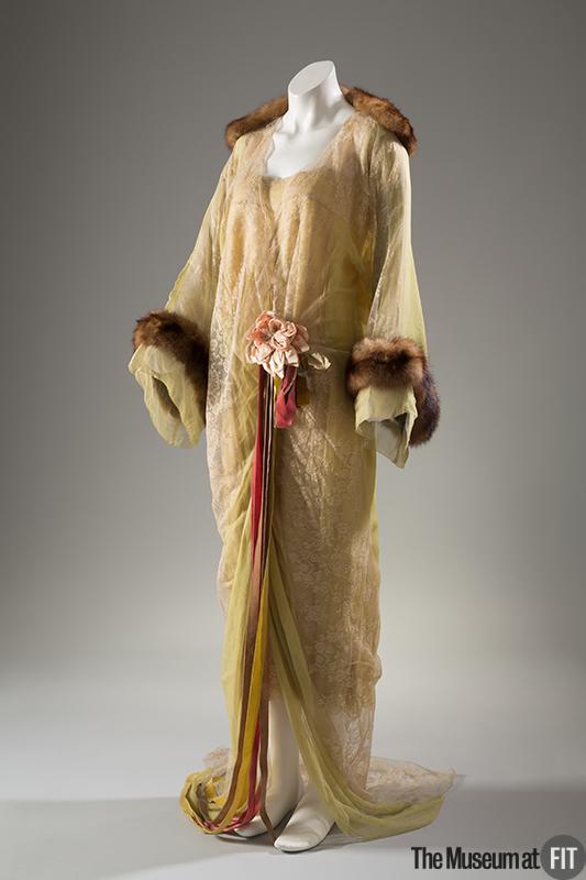 Tea gown, 1918. The Museum at FIT.