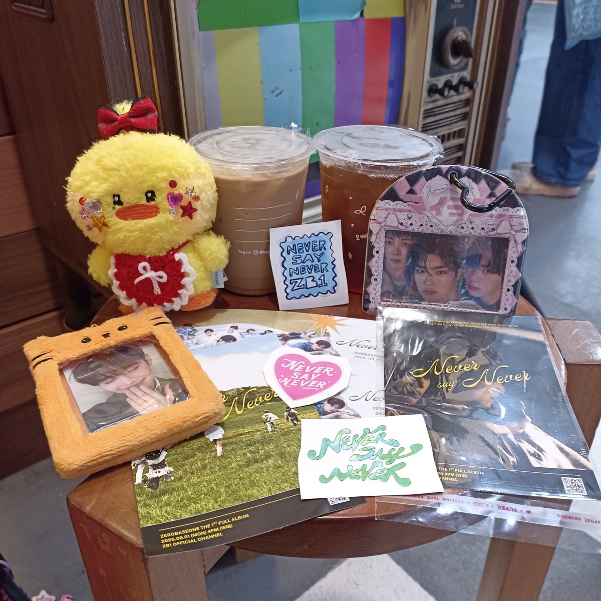 jebbils's tweet image. #ZEROBASEONETAKEOVER: Never Say Never — @byeolatelier 💚🩵