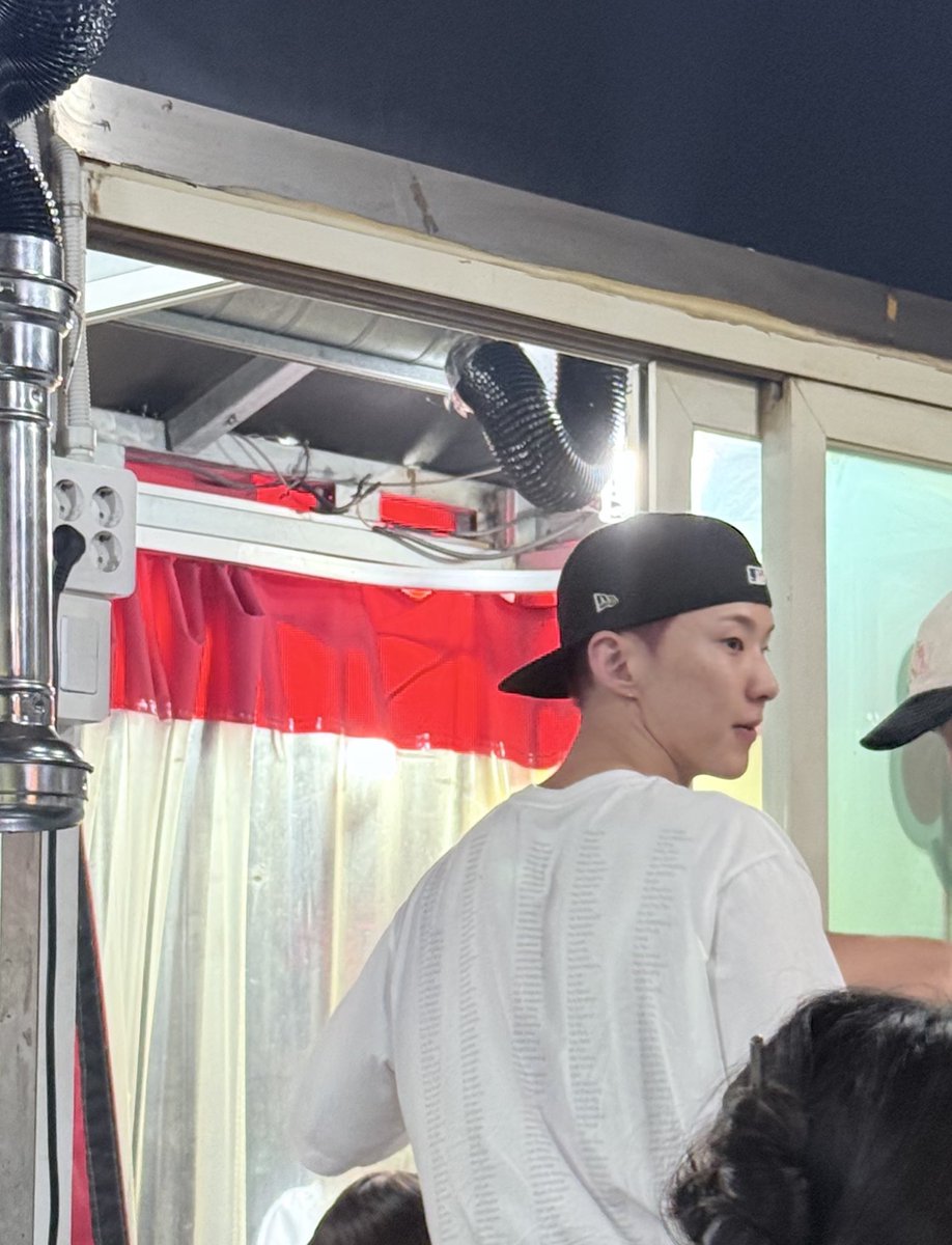 호시 첫콘 끝나고 자만추했음ㅜㅜㅜㅜ
호시가 고기 사줬어요ㅜㅜㅜ 호시가 사줘서 더 맛있음 엉엉 😭😭😭
다시 평캐 다짐이요 <a href="/smiscutedk/">내가 사랑하는 사람들💎</a> <a href="/OOrange_ta/">뀰_𖧷🕯</a>