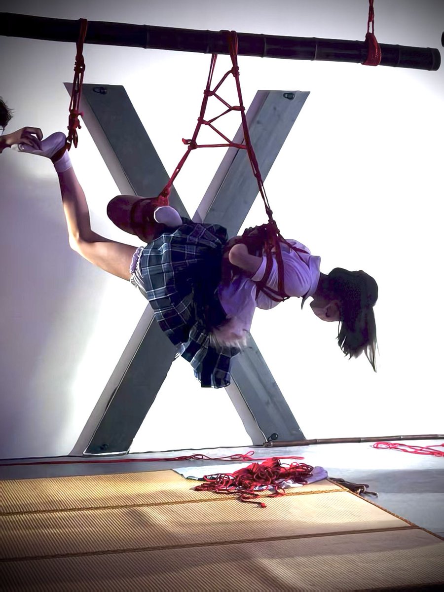 你总是在犹豫 因为你追求的勇敢曾伤害过你
🪢：<a href="/Song0302_/">Song</a> 
🐈：<a href="/ninimaomi/">ni.🐈</a> 
场地：<a href="/NiudaBDSM/">瘾•绳社-牛大</a>