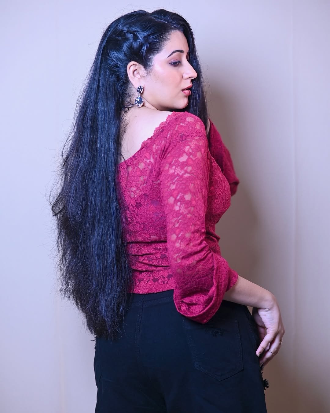 GzCq8xQXAAAgdV5?format=jpg&name=large