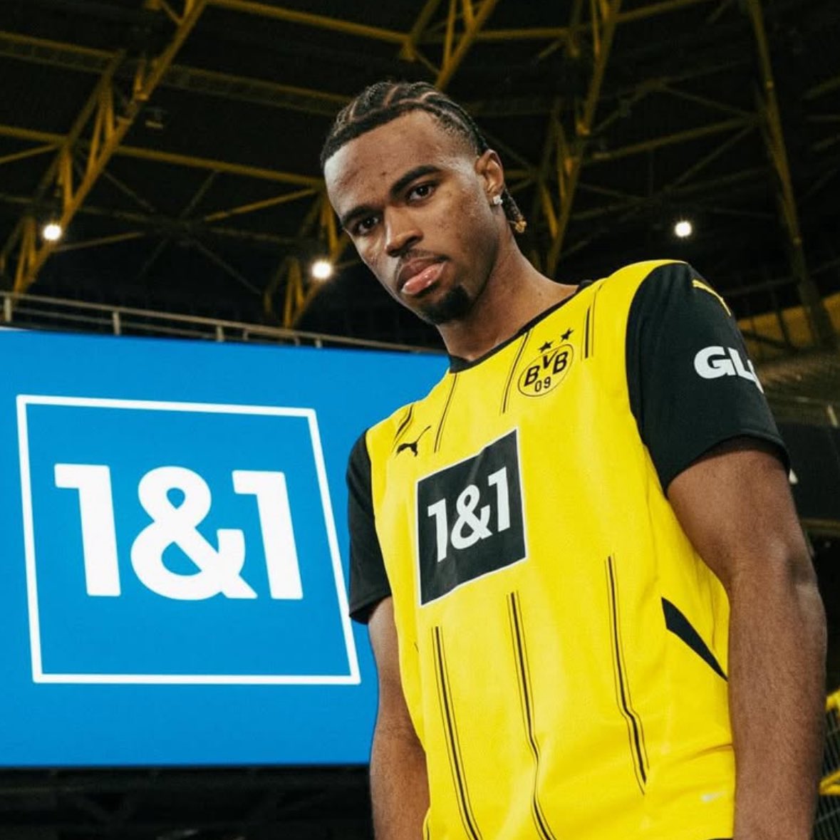 FabrizioRomano's tweet image. 🟡⚫️🔜 Borussia Dortmund are confident to get Carney Chukwuemeka and Aaron Anselmino deals done by Monday.

Fee confirmed since Friday: €20m plus add-ons for Chukwuemeka, loan with no option to buy for Anselmino.
