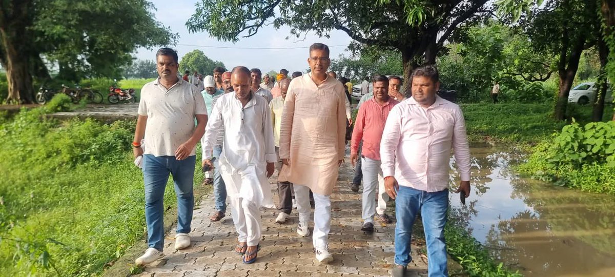BrijForVikas's tweet photo. ग्राम सभा नरथुआ में इंटरलाकिंग रोड का लोकार्पण किया गया जिसमे उपस्थित रहे आदरणीय श्री संतोष दुबे जी {एडवोकेट} श्री रामसहाय जायसवाल {प्रधान} जी श्री जय प्रकाश यादव जी {B.D.C} श्री रामकुमार {B.D.C} जी श्री केशव दुबे जी श्री शिवपूजन दुबे जी श्री रमेश दुबे जी श्री भग्गू दुबे जी श्री राजेंद्र यादव जी श्री बिजली यादव जी श्री तेजनारायण यादव जी श्री अवधेश जी श्री अनुराग दुबे जी श्री राजकुमार दुबे जी श्री संजय मिश्रा जी श्री देवा जी आदि लोग कार्यक्रम में उपस्थिति रहे
