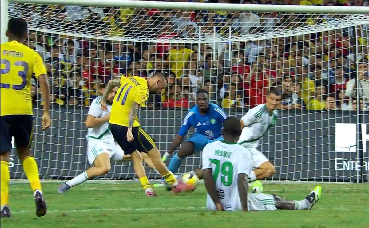 استمتاع #كيسه بالهدف الثاني في الشوط الثاني #نهايي_كاس_السوبر_السعودي حاولو منع بروزو فعاقبهم بالثاني