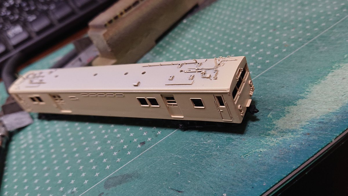 クモユニ82の進捗。
クリ1だけ塗装しました。ステップが付いたらちゃんとクモユニの顔になったですよ。