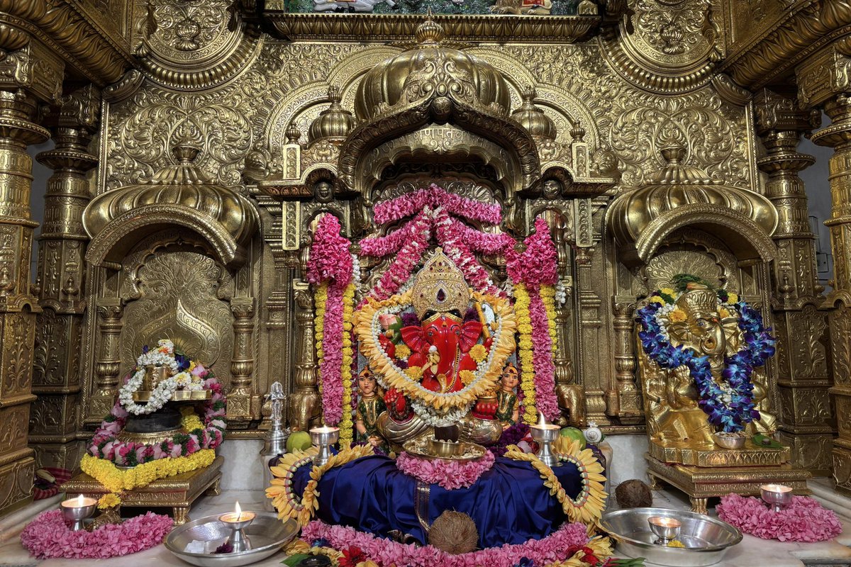 🙏 गणपती  बाप्पा मोरया 🌺मंगलमूर्ती मोरया 🙏२३/०८/२०२५
🙏Ganapati Bappa Moraya 🌺 Mangalmurti Moraya  🙏23/08/2025