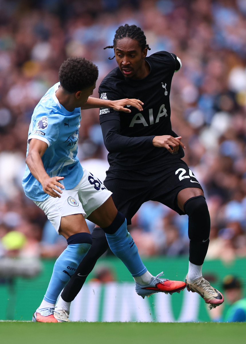 DjedSpence's tweet image. 3 points at the Etihad 😈 #GODSPEED