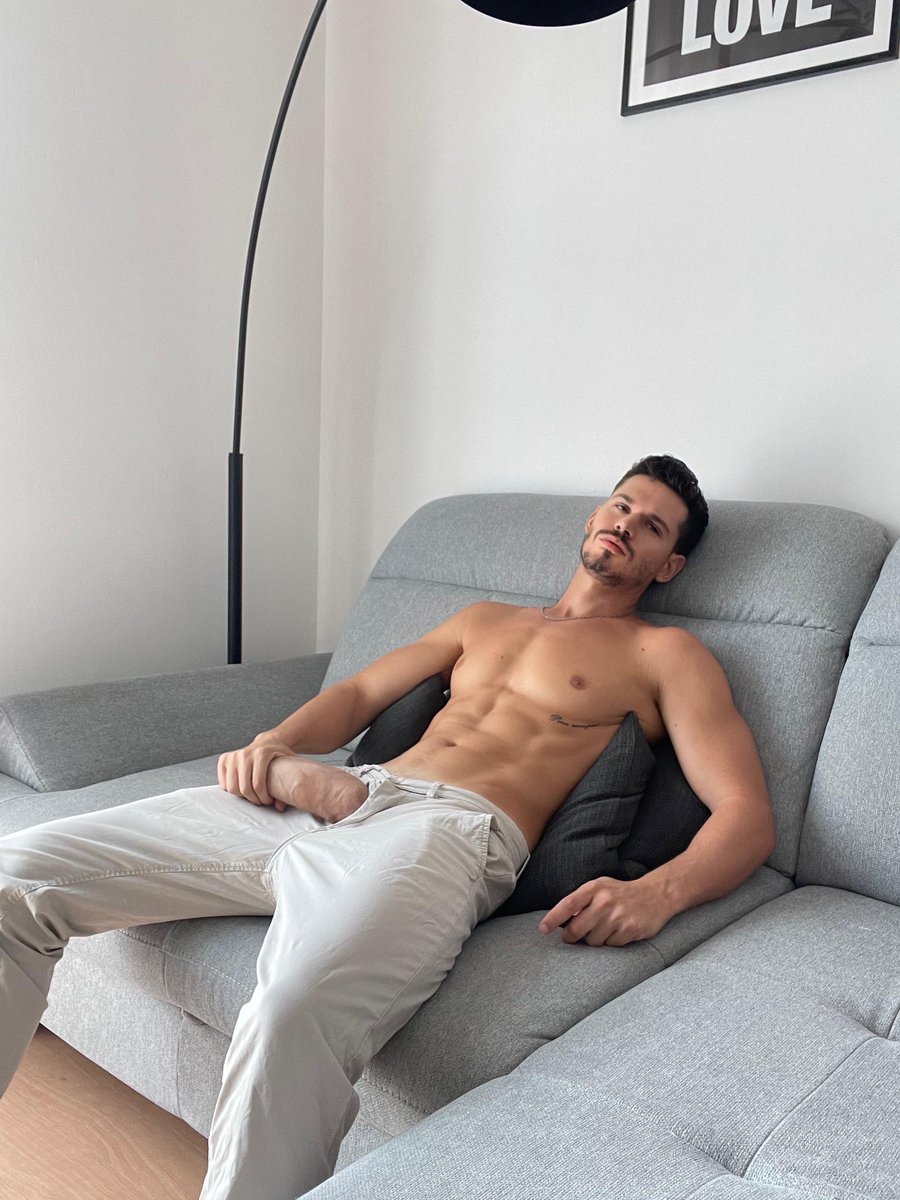 RyanBoll5's tweet photo. Say “dm” if you want my d pics. https://t.co/DntzONLEFB