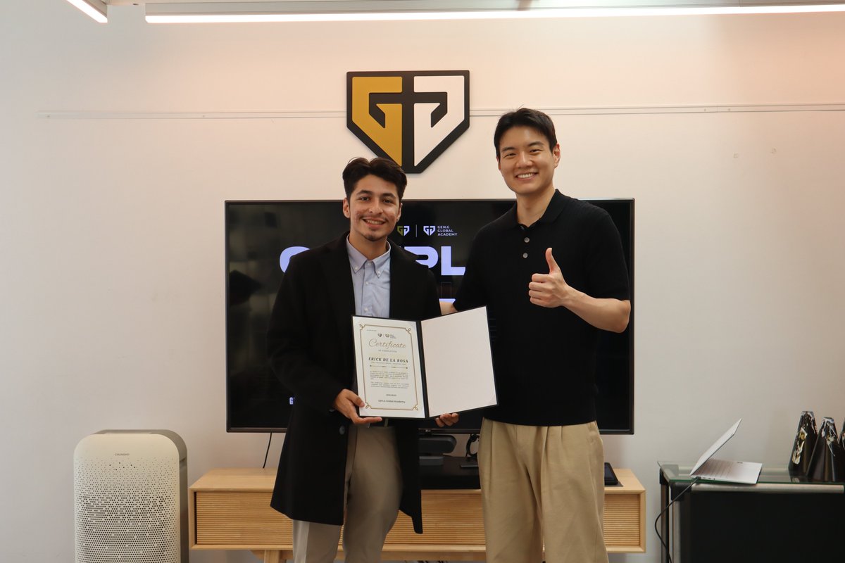 Rohsaium's tweet photo. I'll like to start with that it was an absolute pleasure to attend @GenG's Practicum Study Abroad program. Learning the South Korean Esports Scene, and the culture of South Korea was amazing. https://t.co/GzrKlChnqR