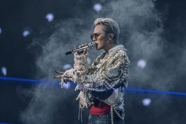 8KLIFE's tweet photo. Review of G-Dragon concert in Prudential Center by NJ Arts:

"This was a seasoned artist comfortable in his skin and assured in his craft."

"It was not the typical K-pop crowd"

Full review: https://t.co/501kJnr7Bm https://t.co/jEXAz3k2w6