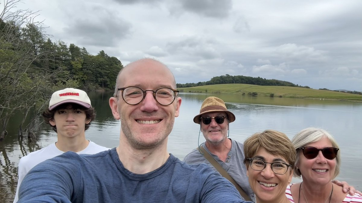 silverhills64's tweet photo. Lovely hike on Route 11 #MelrosePaths to Cauldshiels Loch @drsarahbee π https://t.co/L9cVr0GGTN