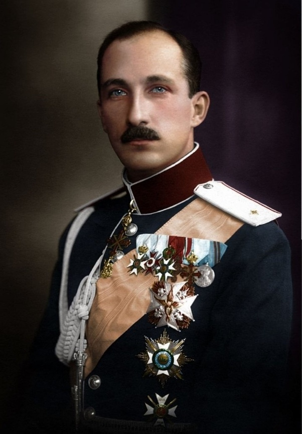 #tweetfromalternatehistory with <a href="/JeffProvine/">Jeff Provine</a> #whatif <a href="/TsarBorisIIIBLG/">Tsar Boris III</a> had lived? Sofia - 28th August, 1943 #OnThisDay in #alternatehistory the Tsar's precious life was saved by the expert intervention of 3 German doctors assisting his Bulgarian physicians  todayinah.co.uk/index.php?stor…